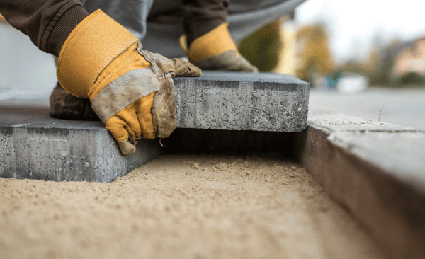 Prace brukarskie i budowlane jako generalny wykonawca